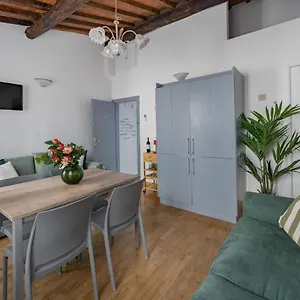 Apartment Moro One